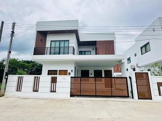 For Rent 4 Bedroom House In Mueang Chiang Mai