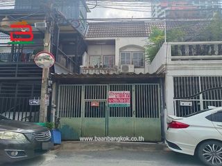 For sale 2 ベッドルーム townhouse in Chatuchak, Bangkok