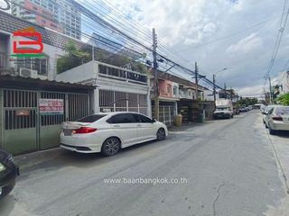 For sale 2 ベッドルーム townhouse in Chatuchak, Bangkok
