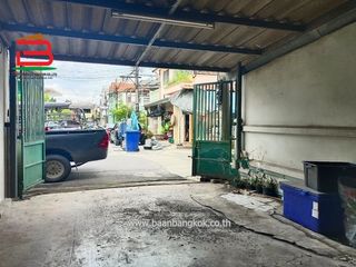 For sale 2 ベッドルーム townhouse in Chatuchak, Bangkok