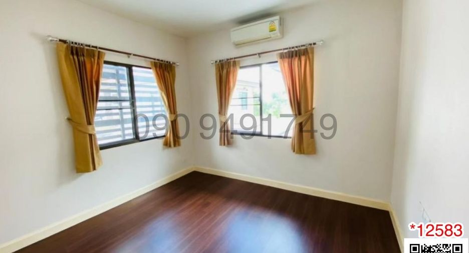 For rent 3 bedrooms house in Khlong Sam Wa, Bangkok
