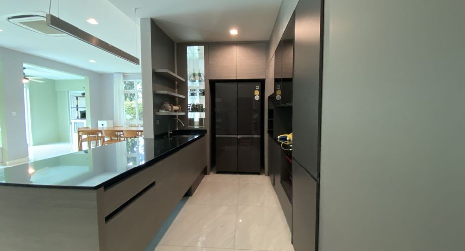 For sale 4 bedrooms house in Prawet, Bangkok