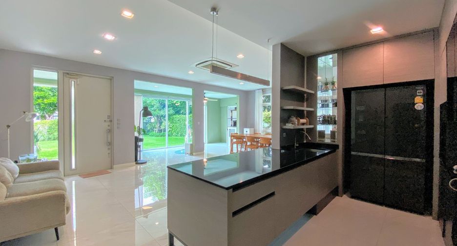For sale 4 bedrooms house in Prawet, Bangkok