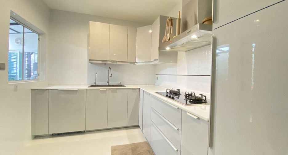 For sale 4 bedrooms house in Prawet, Bangkok