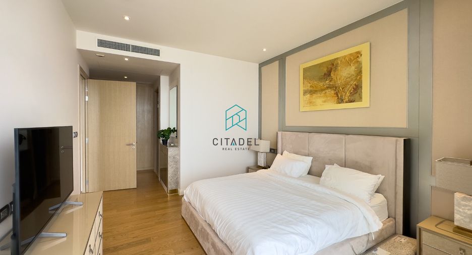 For rent 3 bedrooms condo in Khlong San, Bangkok