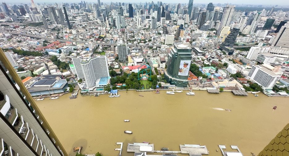 For rent 3 bedrooms condo in Khlong San, Bangkok