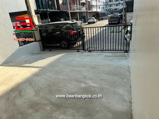 出售 3 卧室 商业空间 在 Khlong Luang, Pathum Thani