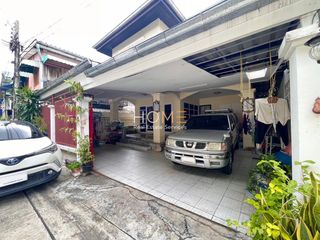 For sale 5 Beds house in Bangkok Noi, Bangkok