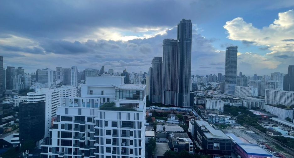 For rent and for sale 3 bedrooms condo in Watthana, Bangkok