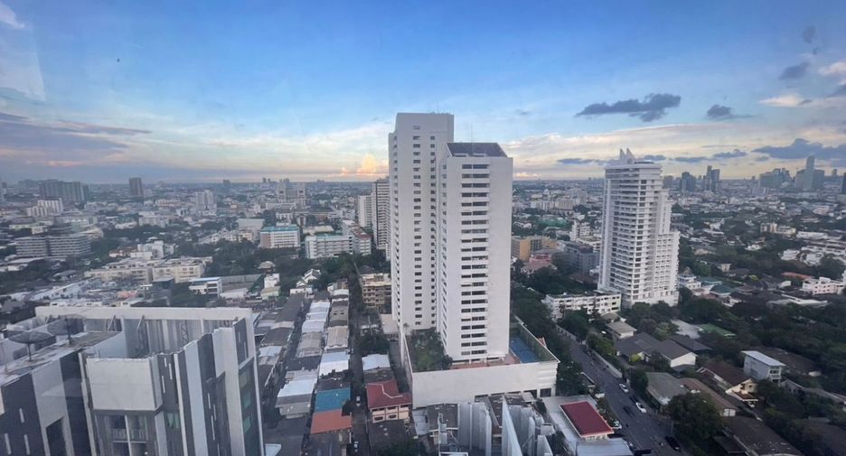 For rent and for sale 3 bedrooms condo in Watthana, Bangkok