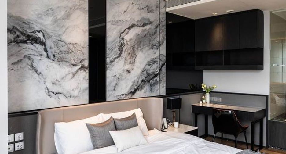 For rent 3 bedrooms condo in Khlong Toei, Bangkok