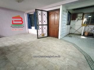 For sale 4 bedrooms townhouse in Don Mueang, Bangkok