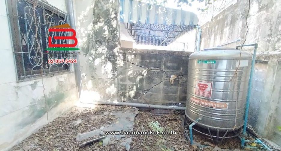 For sale 4 bedrooms townhouse in Don Mueang, Bangkok