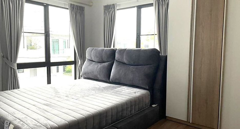 Casa en alquiler de 4 habitaciones en Bang Phli, Samut Prakan