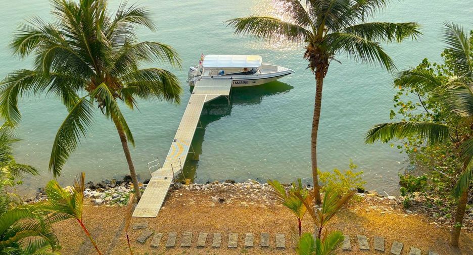 For rent and for sale 4 bedrooms villa in Thalang, Phuket