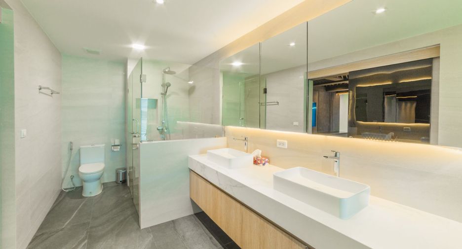 For rent and for sale 4 bedrooms villa in Thalang, Phuket