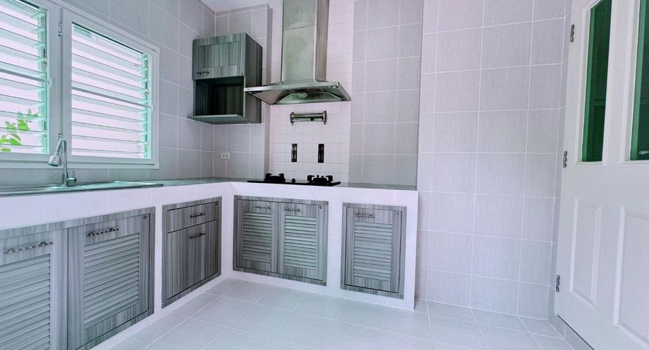 Haus zur Miete mit 3 Zimmer in Prawet, Bangkok