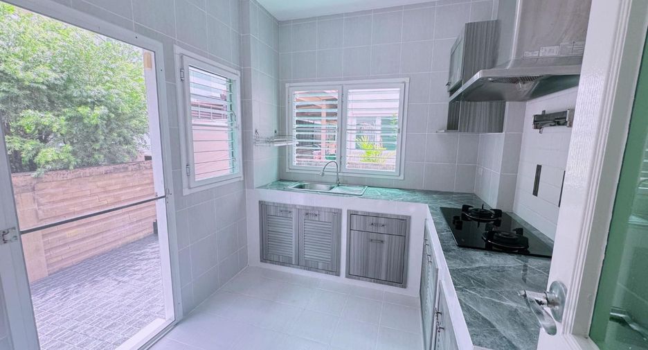 Haus zur Miete mit 3 Zimmer in Prawet, Bangkok