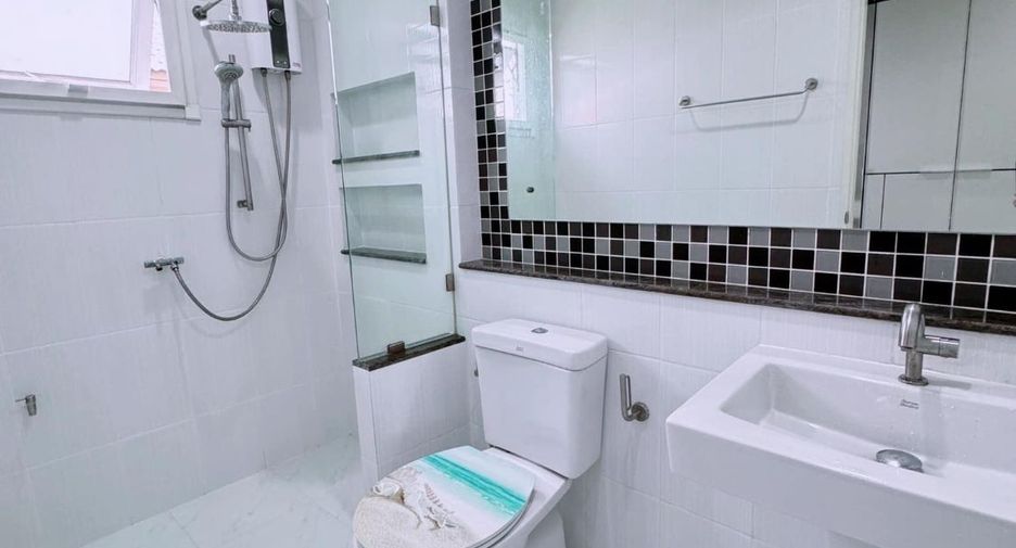 Haus zur Miete mit 3 Zimmer in Prawet, Bangkok
