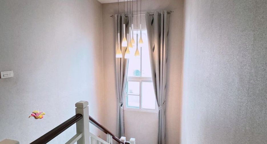 Haus zur Miete mit 3 Zimmer in Prawet, Bangkok