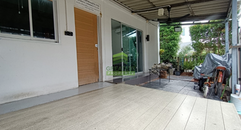 À vendre 3 chambres maison de ville à Bang Sao Thong, Samut Prakan