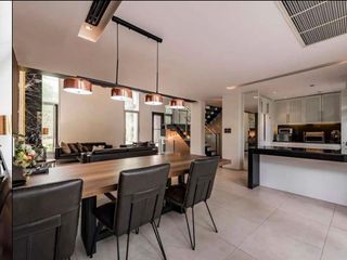 For rent and for sale 4 bedrooms townhouse in Yan Nawa, Bangkok