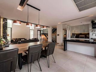 For rent and for sale 4 bedrooms townhouse in Yan Nawa, Bangkok