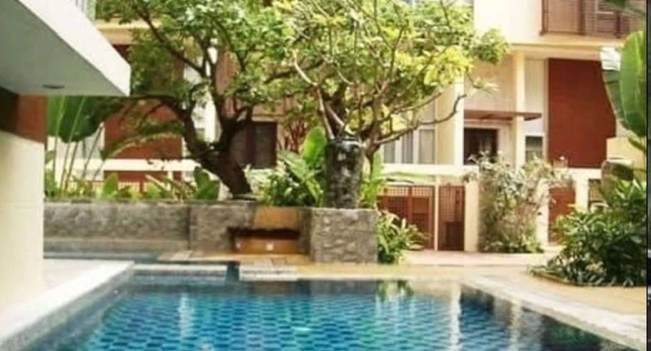 For rent そして for sale 4 ベッドルーム townhouse in Yan Nawa, Bangkok