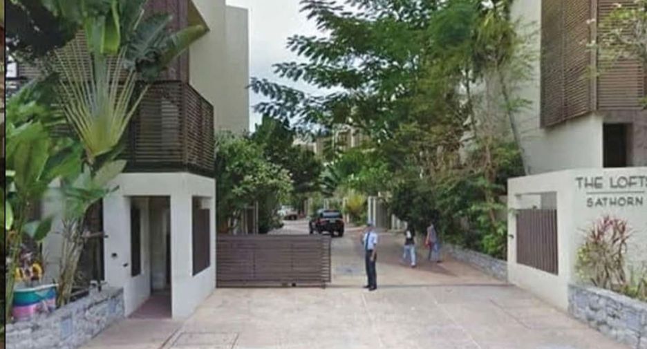 For rent そして for sale 4 ベッドルーム townhouse in Yan Nawa, Bangkok