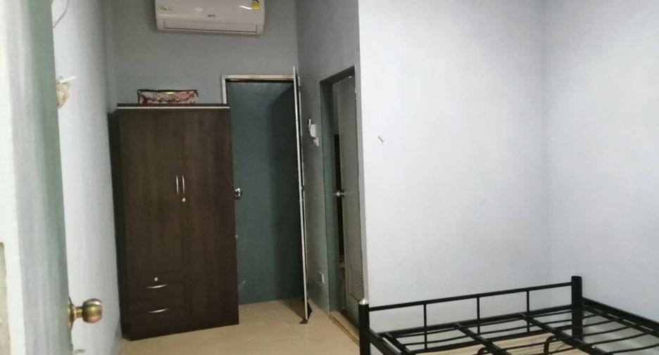 For sale 8 bed apartment in San Kamphaeng, Chiang Mai