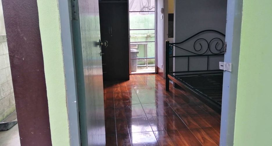 For sale 8 bed apartment in San Kamphaeng, Chiang Mai