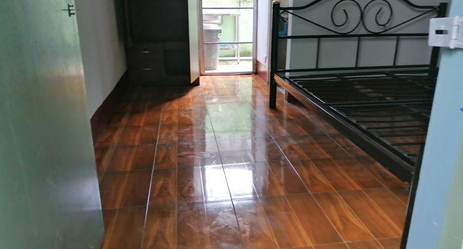 For sale 8 bed apartment in San Kamphaeng, Chiang Mai