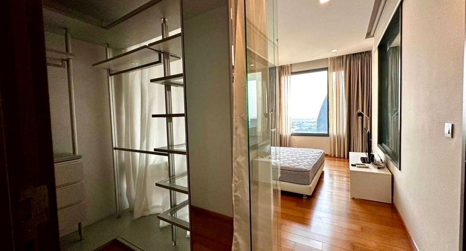 For sale 2 bedrooms condo in Khlong Toei, Bangkok