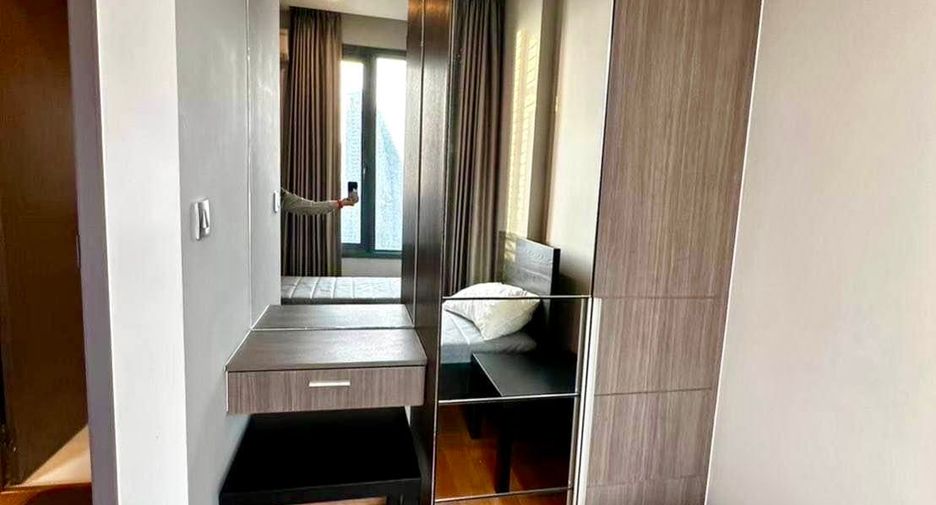 For sale 2 bedrooms condo in Khlong Toei, Bangkok