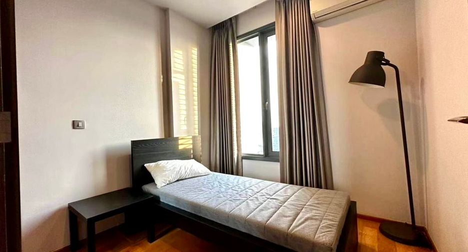 For sale 2 bedrooms condo in Khlong Toei, Bangkok