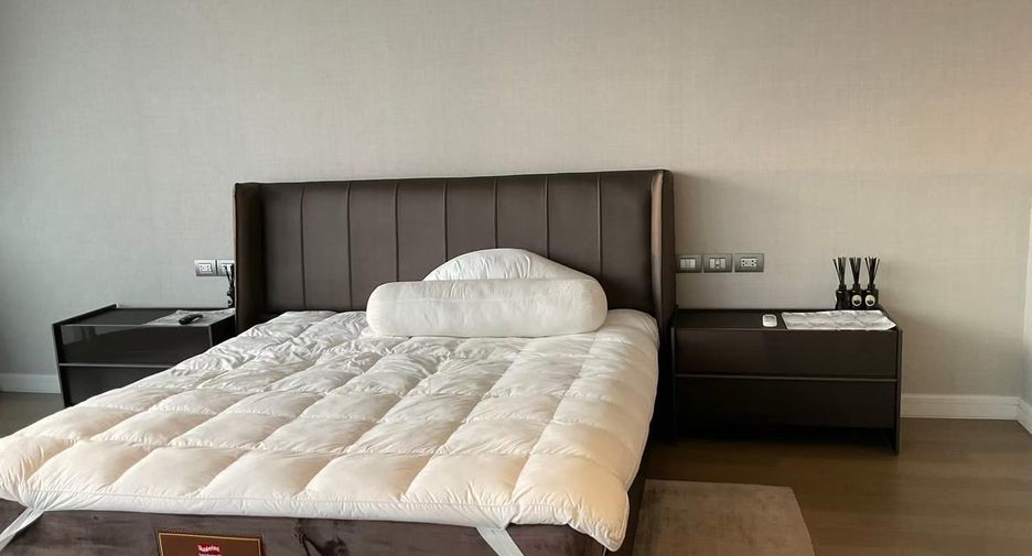 For rent and for sale 4 bedrooms condo in Pathum Wan, Bangkok