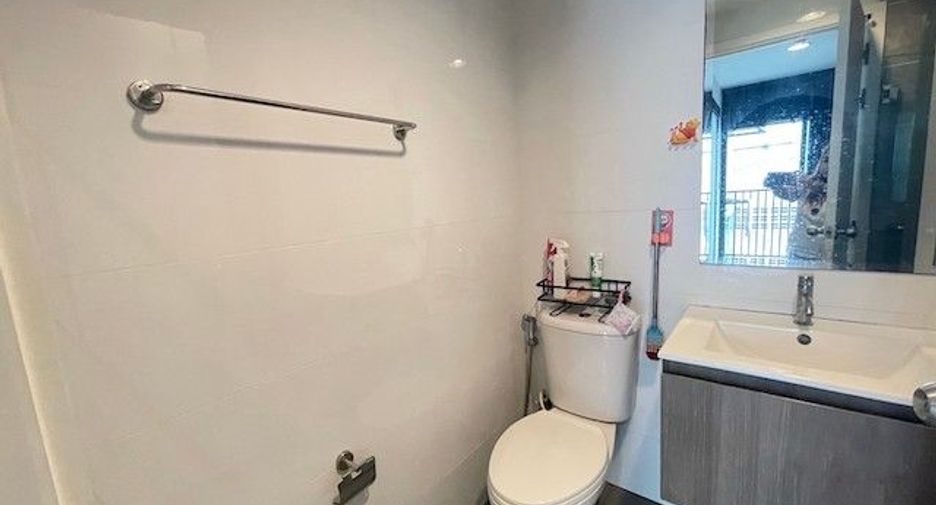 For sale 1 bed condo in Wang Thonglang, Bangkok