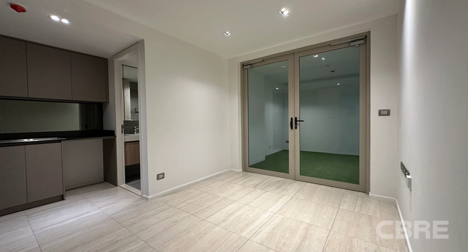 For sale 1 bed condo in Khlong Toei, Bangkok