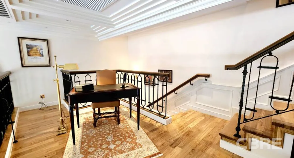 For sale 4 bedrooms house in Watthana, Bangkok