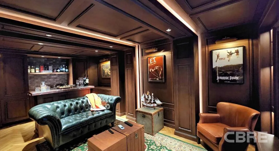 For sale 4 bedrooms house in Watthana, Bangkok