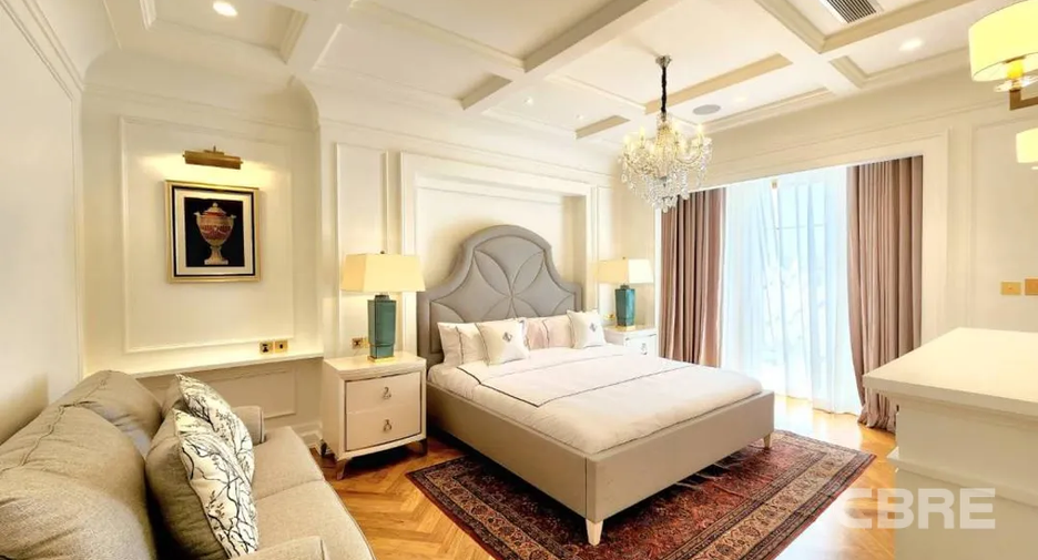 For sale 4 bedrooms house in Watthana, Bangkok
