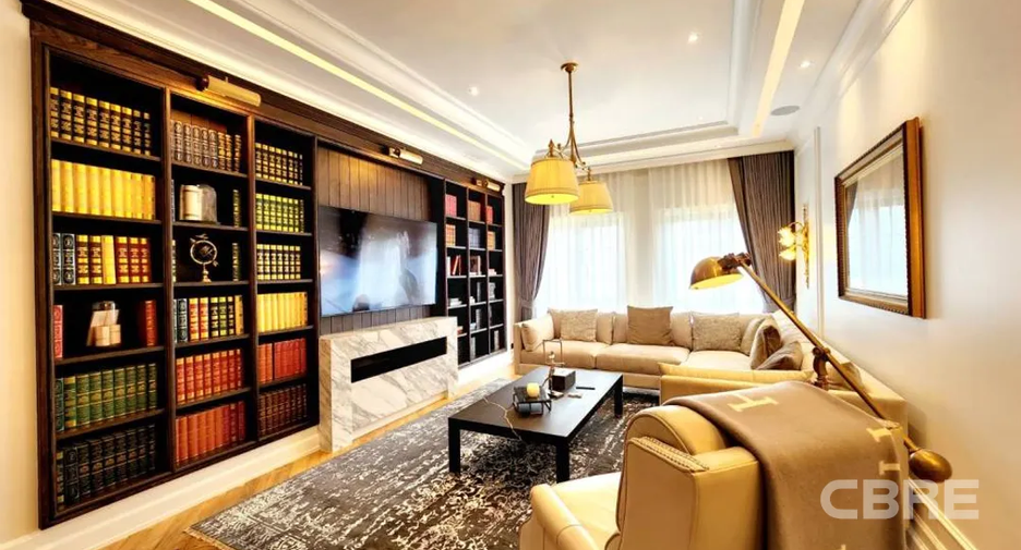 For sale 4 bedrooms house in Watthana, Bangkok