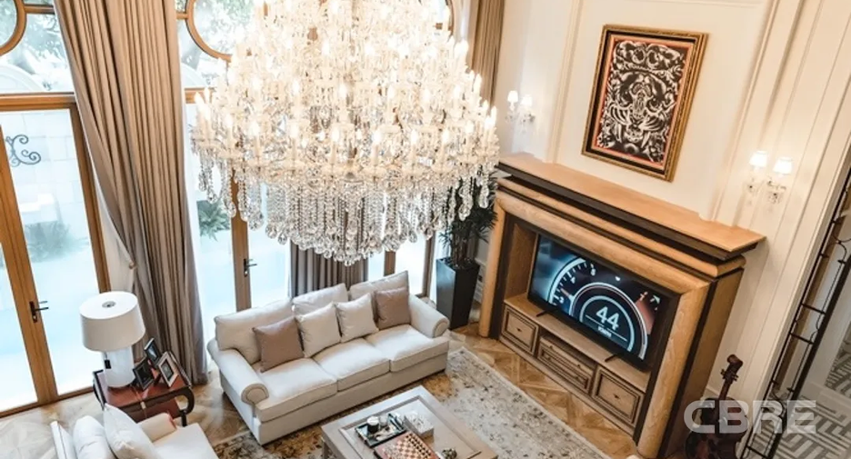For sale 4 bedrooms house in Watthana, Bangkok