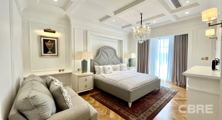 For sale 4 bedrooms house in Watthana, Bangkok