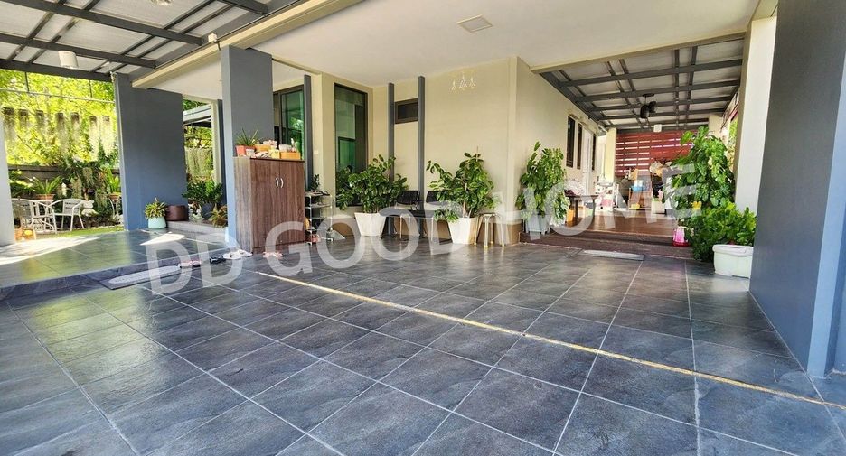 For sale 4 ベッドルーム house in Bang Khun Thian, Bangkok