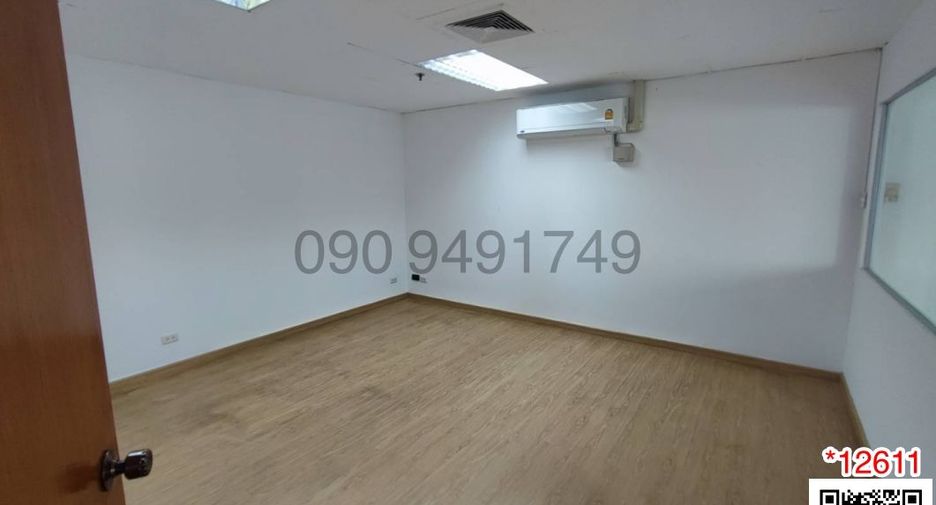 For rent 4 bedrooms office in Watthana, Bangkok