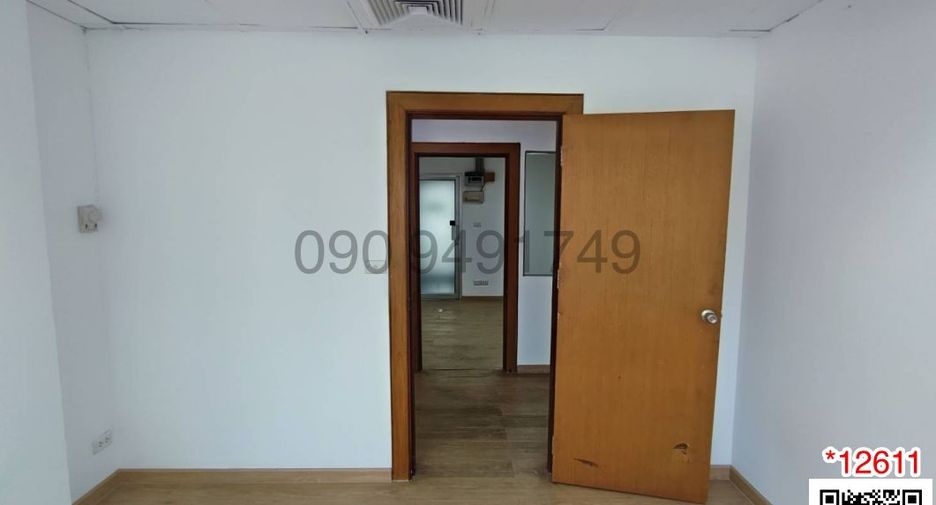 For rent 4 bedrooms office in Watthana, Bangkok