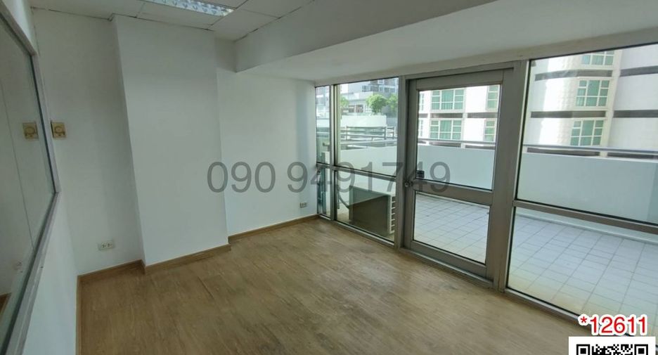 For rent 4 bedrooms office in Watthana, Bangkok