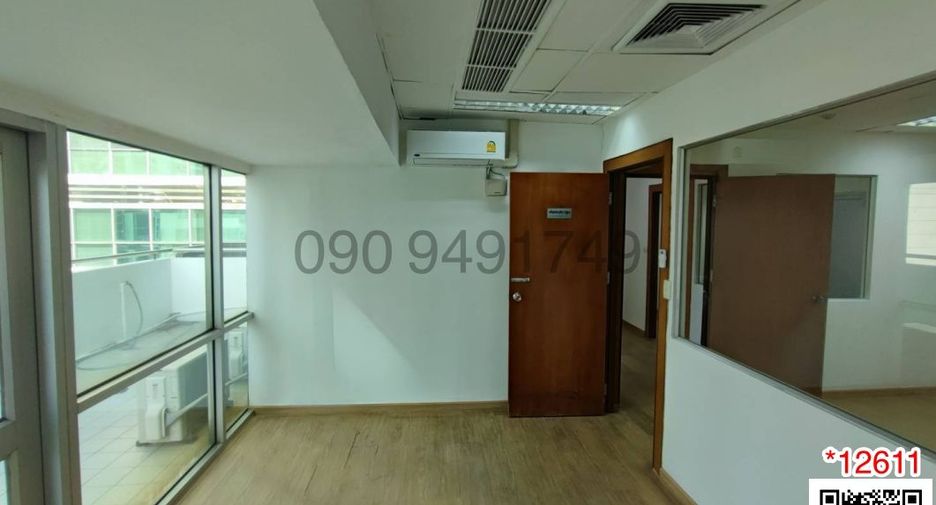 For rent 4 bedrooms office in Watthana, Bangkok
