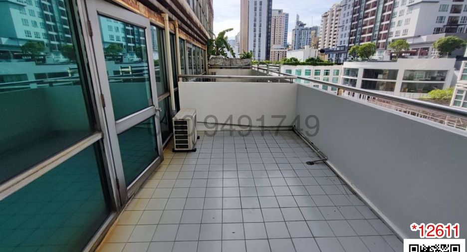 For rent 4 bedrooms office in Watthana, Bangkok